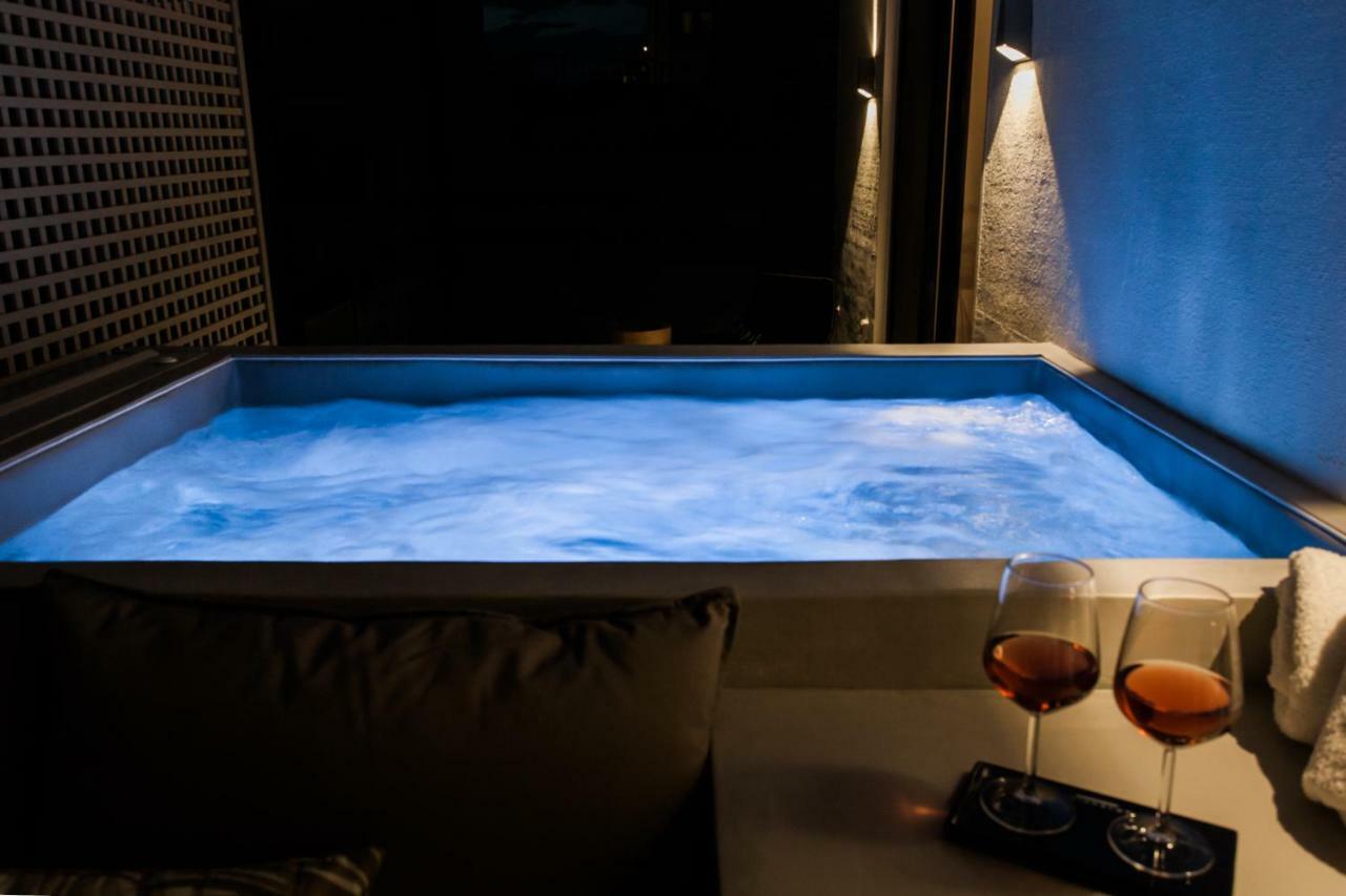 *** Boutique Syntagma Apartment W/ Plunge Pool *** Atenas Exterior foto